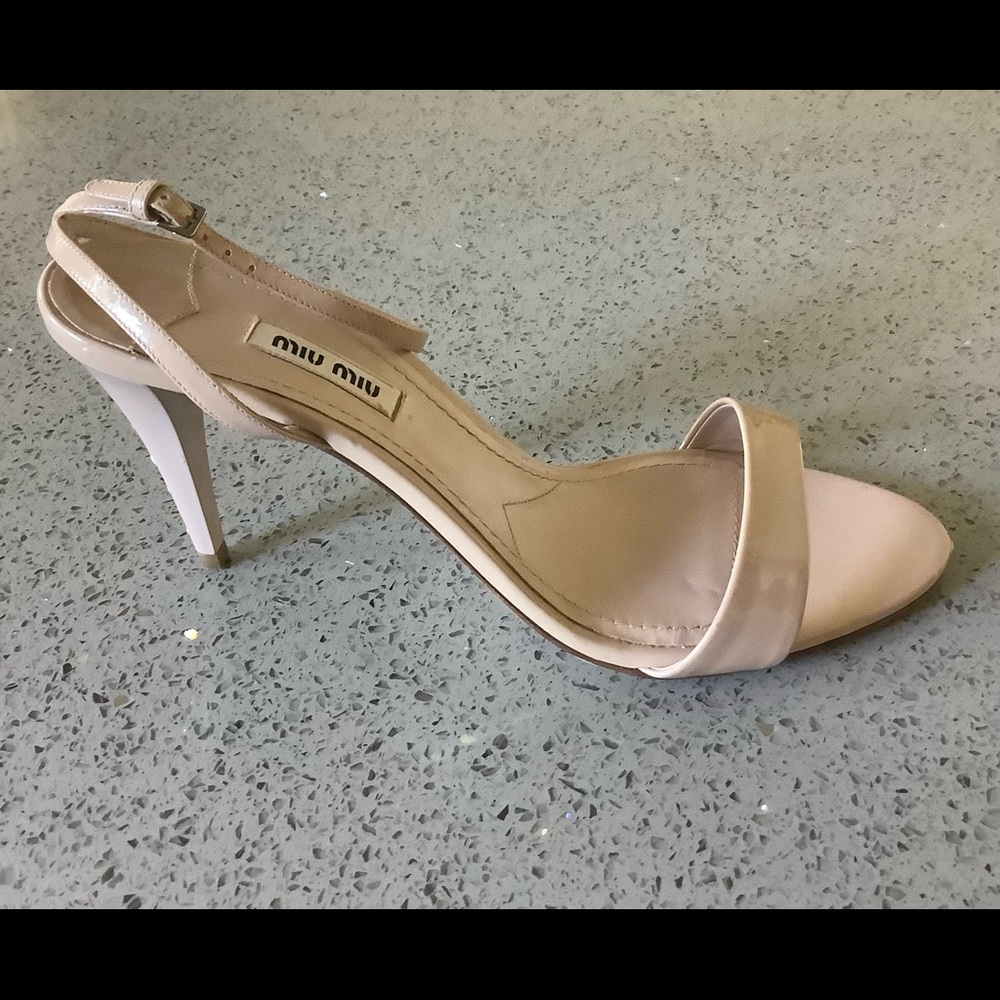 Miu Miu Nude patent leather heel only right shoe sz39 1/2 new Italy